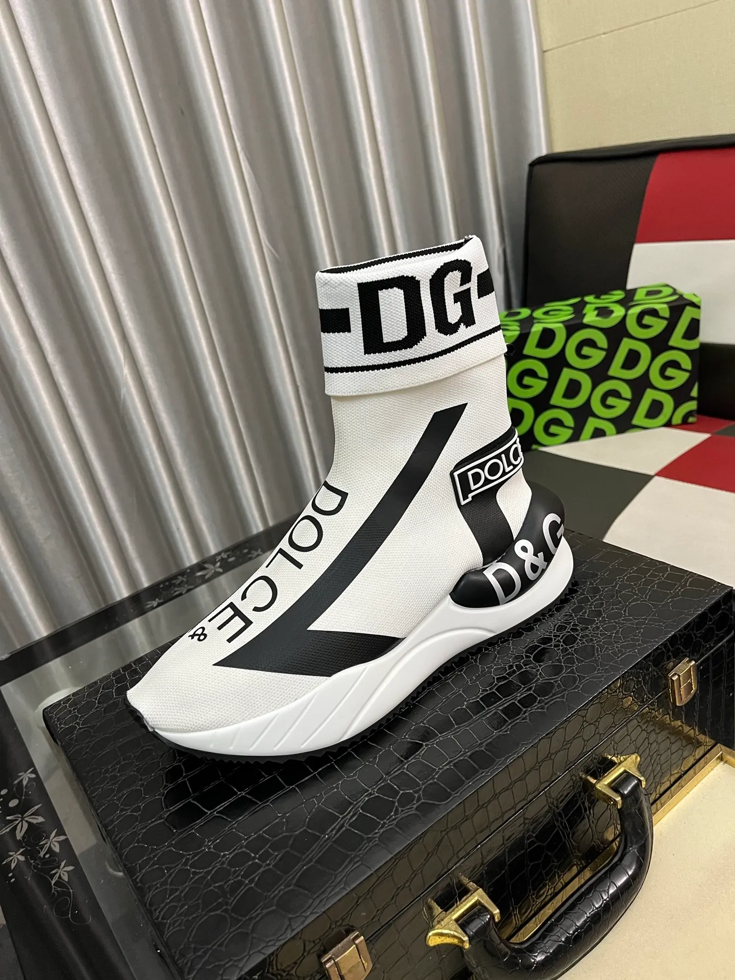 Men's men's shoes💰440⌚️⌚️【DG～】men's casual shoes 2022z cabinet simultaneous sale 🔶🔷🔜The upper is made of cowhide spliced fabric ➕Mesh lining, which is comfortable and breathable. The sole is: the original comfortable and wear-resistant outsole, ⚠️The real thing📱Photographed🎬The real thing is better📢📢📢Size: 35-46